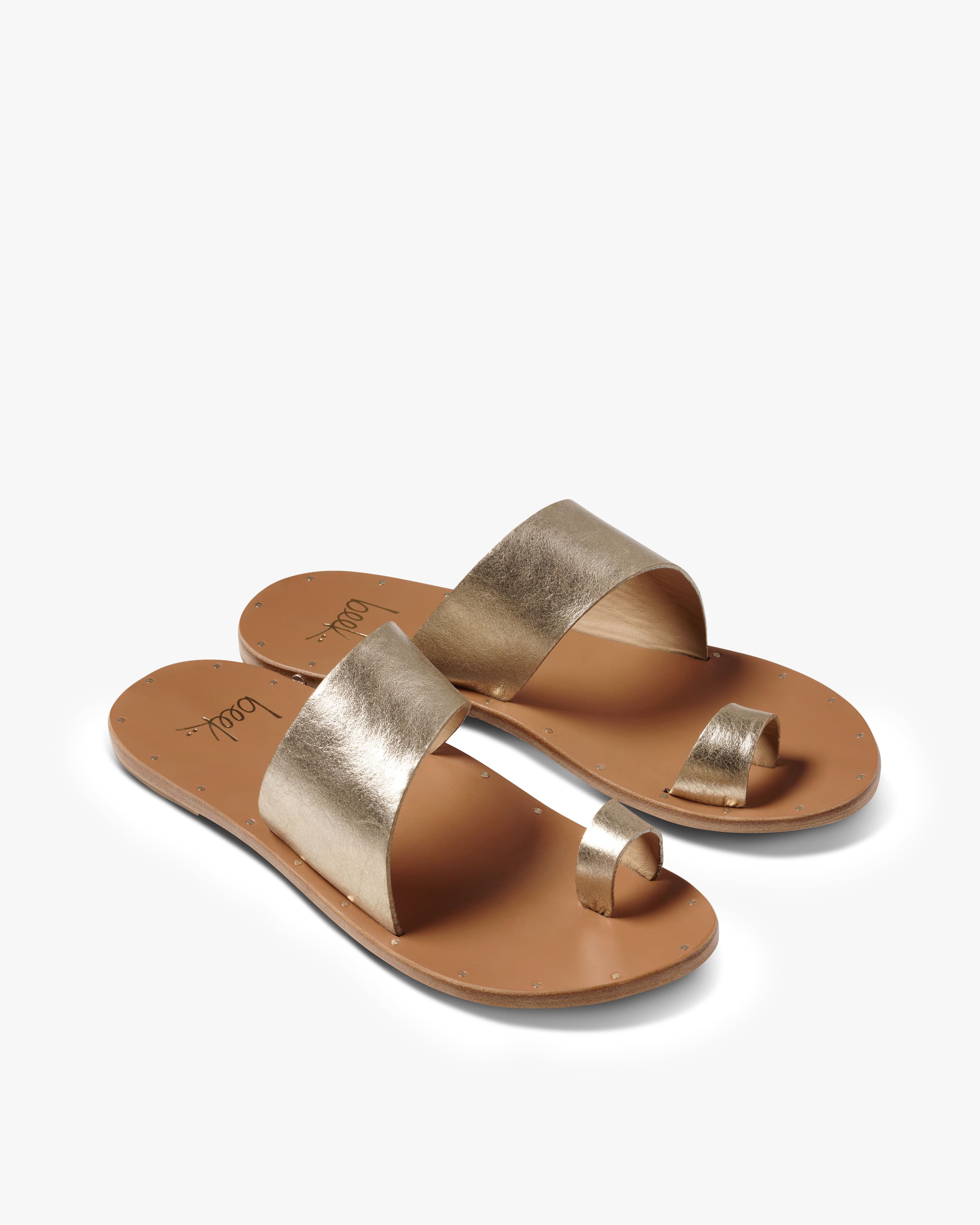 Beek Footwear Review: How to Choose Soft Leather Sandals and Everyday Shoes